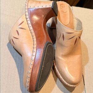 Frye Beige Leather Mules with Cutout Design